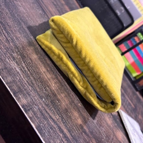 GUCCI Sunglasses with Dangle Hearts & Ltd Edition Case GUCCI Luxury Sunnies NWT - Picture 13 of 16